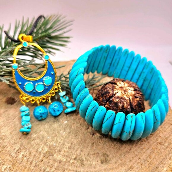 2pcs Turquoise Howlite Pendant And Chunky Cuff Bracelet Set - Picture 2 of 10